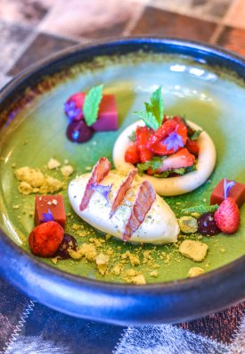 cdf-peuf-daddy-les-menuires-ete-2022-la-fraise-dans-tous-ses-etats-couronne-cremeuse-a-la-vanille-de-madagascar-meringue-a-la-menthe-a9infosnews-76.jpeg