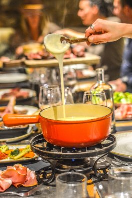 CDF La Petite Bergerie -Courchevel le Praz - Fondue Savoyarde -HIVER 2023 ©Infosnews-88.jpg