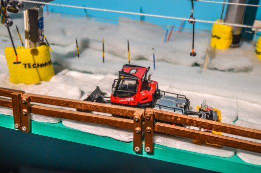 INSOLITE. Un lycéen construit une remarquable station de ski miniature plus  vraie que nature