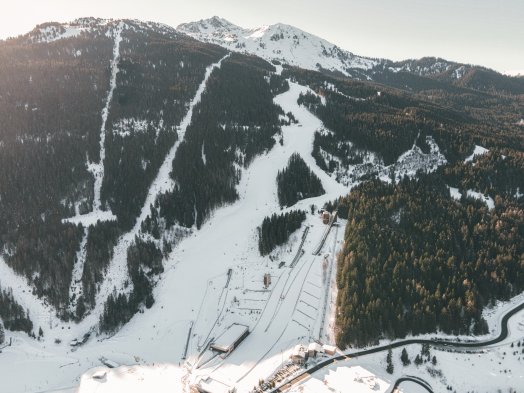 Courchevel1-Le Barn Studio-Envolée, Olympic jumps, Vue aérienne, domaine skiable, drone, l'éclipse, ski area, tremplins olympiques-2027-01-28.jpg