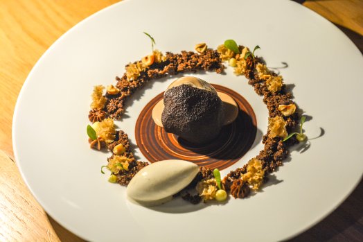 Diamant Noir - Koh I Nor - Val Thorens - HIVER 2023 ©Infosnews-178-La truffe en trompe-l’œil (chocolat, noisette, truffe).jpg