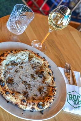 CDF Roc 7 - Les Menuires - HIVER 2023 Â©Infosnews-31-Focaccia truffÃ©e.jpg