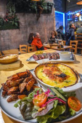 CDF Le Blanchot - Val Thorens - HIVER 2023 ©Infosnews-23-Escalope du Savoyard - frites maison.jpg