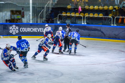 Hockey HCMP contre Clermont Ferrand - Courchevel - HIVER 2023 ©Infosnews-32.jpg