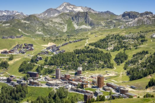 Plagne-Centre_Villages_Soleil_Belle-Plagne-Olivier-Allamand.jpg