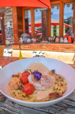 le corbeleys-saint-martin-de-belleville-été2023-©infosnews-pâtes savoyardes-187.jpg