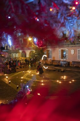 Illumination_sapin_de_Noel_2022-Alban_NAFFRECHOUX-35865.JPG