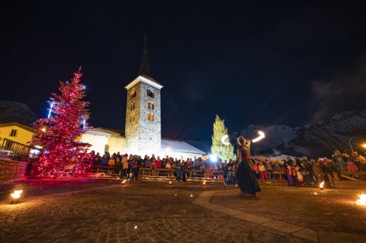 Illumination_sapin_de_Noel_2022-Alban_NAFFRECHOUX-35866.JPG
