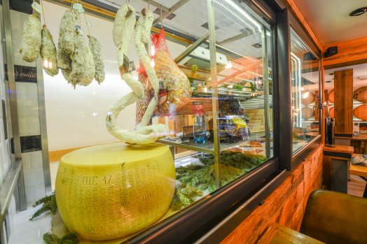 CDF Le Comptoir Les Menuires Hiver-2020 Cave à fromages © Infosnews-6.jpg