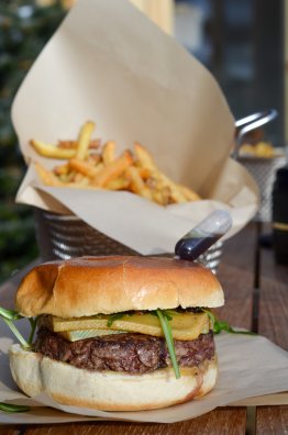 CDF madame truffe-courchevel-hiver2024-Burger de Madame-©infosnews-54.jpg