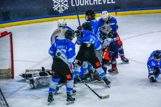 Hockey HCMP contre Clermont Ferrand - Courchevel - HIVER 2023 ©Infosnews-56.jpg