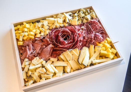 CDF Comptoir savoyard Peisey Hiver 2022 assortiment charcuterie & fromage pour boîte apéro ©Infosnews-52.jpg