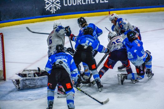 Hockey HCMP contre Clermont Ferrand - Courchevel - HIVER 2023 ©Infosnews-55.jpg