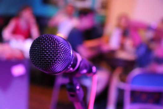 microphone-4838064_1280.jpg
