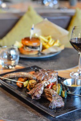 CDF Beef & Lobster-Val Thorens-été2024-©infosnews-69.jpg