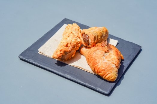 CDF Le Comptoir Savoyard-Peisey-été2024-Assortiments de gâteaux italiens©infosnews-150.jpg