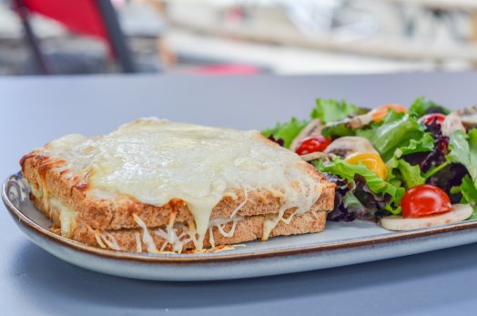 CDF Le Comptoir Savoyard-Peisey-été2024-Croque-monsieur jambon blanc raclette©infosnews-147.jpg