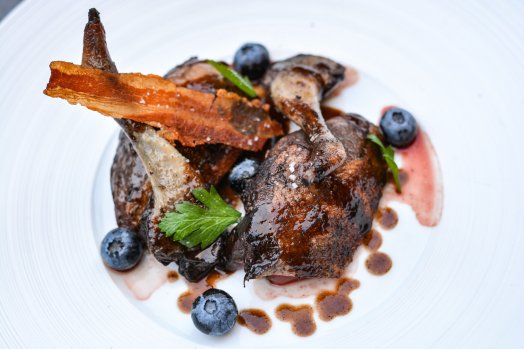 CDF La table de mon grand pere - Courchevel-été2024-Le pigeon et son roulé de pommes de terre©infosnews-72.jpg