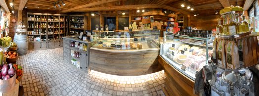 epicerie du praz - maison Pinturault-courchevel-été2024-©infosnews-24.jpg