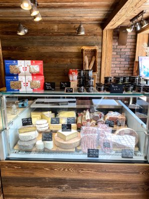 epicerie du praz - maison Pinturault-courchevel-été2024-©infosnews-7.jpg