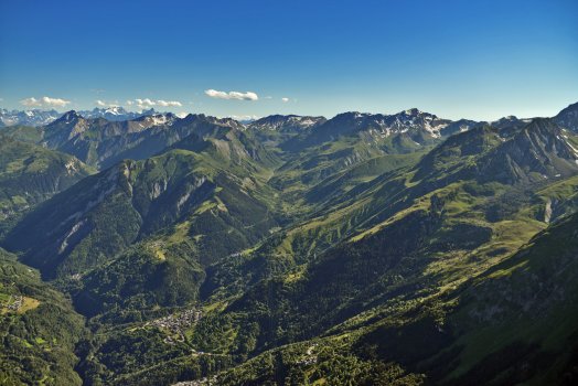 Vue_aerienne_de_la_vallee-Jean-Pierre_NOISILLIER___nuts.fr-31782.JPG