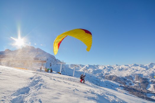 Parapente L'atelier du Vent Courchevel Hiver 2022 © Infosnews-7.jpg