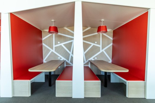 4-Lounge__HD_CREDIT_JNJ_PHOTO_2024-34 (2).jpg