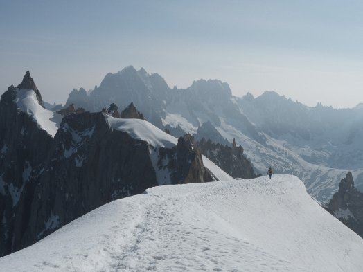 Liv Sansoz à l'Auigille du midi.jpg crédit @Mathieu Navillod.jpg