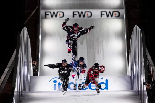 crashediceathletesraceyokohama_2000x1329.jpg