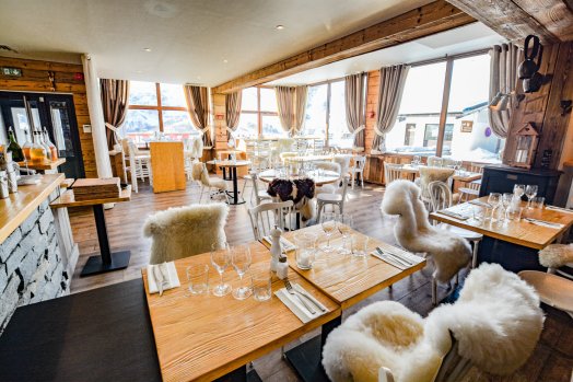 CDF-La haut-Menuires- Hiver-2019 salle restaurant© Infosnews-4.jpg