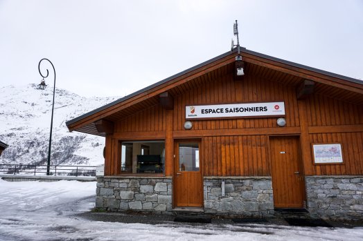 Sarah-Espace saisonnier-les menuires-hiver2025-©infosnews-6.jpg