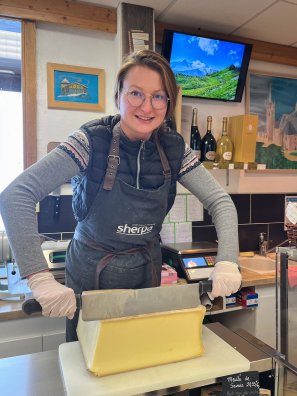 Laure Dumont saisonnière Sherpa-Les menuires-hiver2025-©infosnews-20.jpg