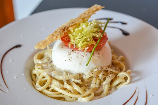 le dos rond-Montchavin-hiver2024-©infosnews-Pâtes crème de truffes burrata-79.jpg