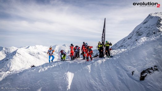freeride-qualifier-4-equipe-start-copyright-nicolas-secerov-65980c4c44093156507751.jpg