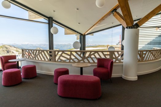 Lounge_Roche_de_Mio-JNJ_Photo-34537.JPG