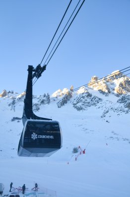 Saulire téléphérique - first track - conducteur-Courchevel-hiver2025-©infosnews-18.jpg