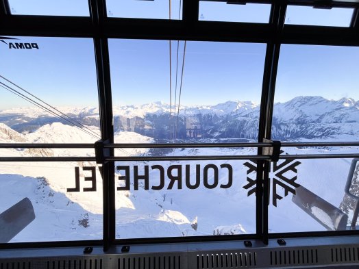 Saulire téléphérique - first track - conducteur-Courchevel-hiver2025-©infosnews-7.jpg
