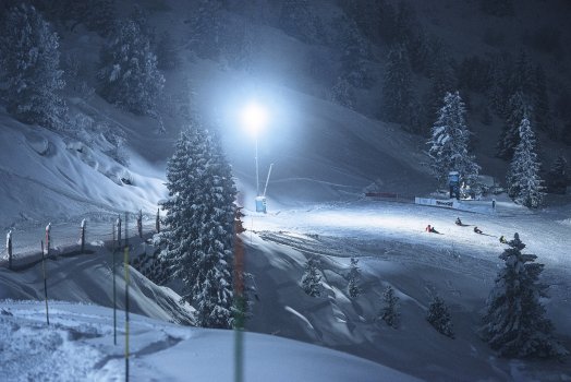 01022017-domaine-skiable-luge-nocturne-mottaret-cc-david-andre-expinf (6).jpg
