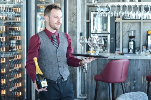 Caron 3200 - Bar à vin - Val Thorens-hiver2025-©infosnews-33.jpg