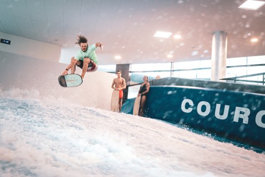 shooting-indoor-escalade-et-surf-aquamotion-septembre-23-50-667987a8ad968567829205-668e48b9c7221832896037.jpeg