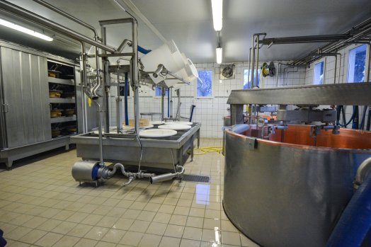 Visite fromagerie-Peisey-hiver2025-©infosnews-54.jpg