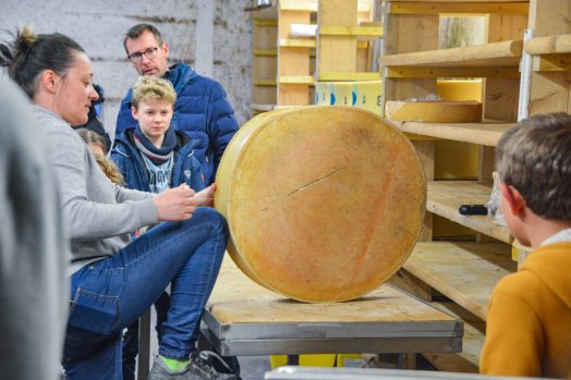Visite fromagerie-Peisey-hiver2025-©infosnews-64.jpg
