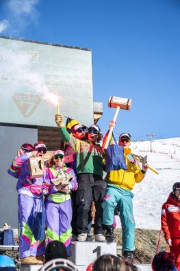 Les Durs podium.jpg