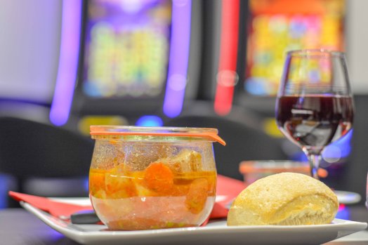 Casino-Brides-les-bains-ete2024-©infosnews-63Le Navarin de Dinde aux légumes Printanniers.jpg