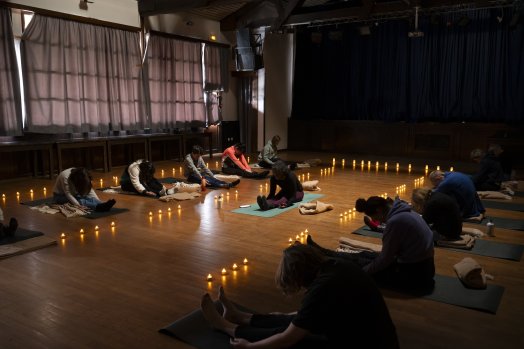 Yin_bougie_yoga_-_Yogiski_2024-Marine_VERNAZ-36241.JPG