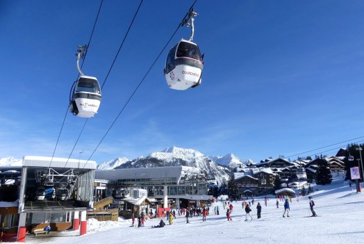 Telecabine-Chenus-station-Courchevel-min-scaled.jpeg