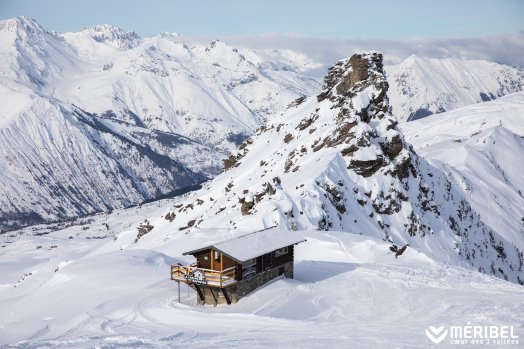 cabane-trappeurs-64085f4e95b6e837337295.jpg
