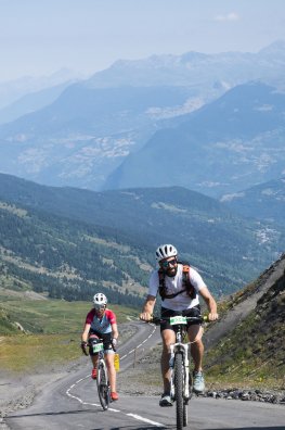 piste-cyclable-d-altitude-marine-vernaz-35123-66506288ca30c065508897.jpg