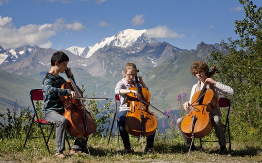 violoncelle-montblanc-paysage-academiearcs2012a9manureyboz-632d79a0f1649124245031.jpg