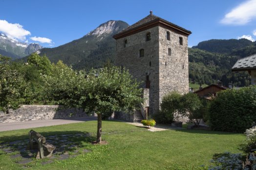 800x600_54947-bassedef_patb_bozel_tour_sarazine_exterieur_ete16_04.jpg
